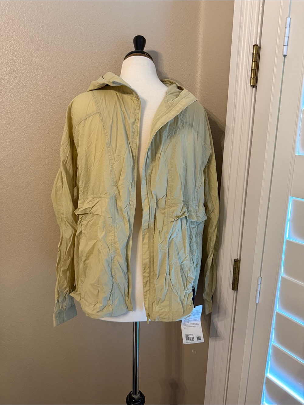 Lululemon Lightweight Hooded Windbreaker Jacket - Sage Green